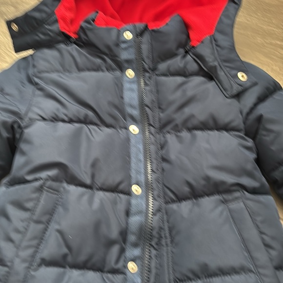 Like brand new Baby Size 4 Gap NAVY winter jacket w hood that can unzip. - Picture 6 of 8